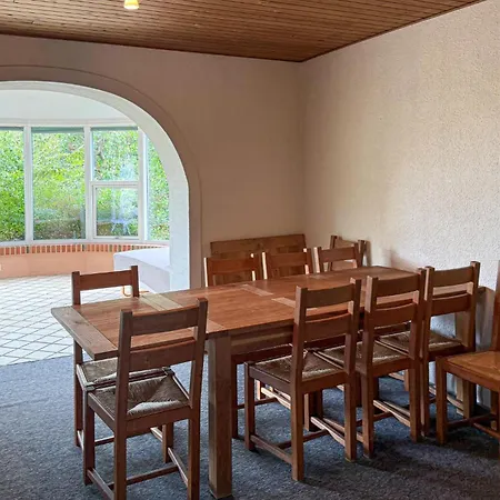 Дом отдыха 4 Bedroom Pet Friendly In
